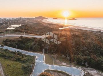 516478_isa355m_516478660d57a68fb1a.jpg · Lotes a 650m da praia e 5 minutos do centro de Imbituba, SC.