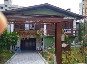 Linda casa no Panazzolo · Casa com pátio no Panazzolo - Caxias do Sul