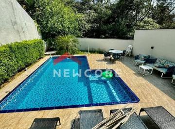 Casa · 214m² · 3 Quartos · 2 Vagas · Casa de condomínio em  Rua Rouxinol - Suru - Santana de Parnaíba/SP
