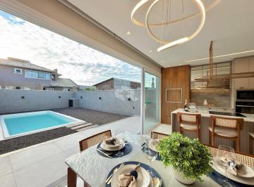 Casa · 132m² · 3 Quartos · 2 Vagas · Sobrado Pé na Areia de 3 dormitórios sendo 1 suíte com sacada, vista mar, mobiliado na Zona Norte de