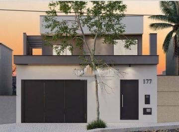 8003c2d0b16200242a7a9c0bfb71cbade9f17c7b · Vendo ou Permuto, linda casa semi-acabada, com 3 suítes, 7 vagas, piscina, lago - Vila Rosália - Gua