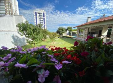 FRENTE · EXCELENTE CASA NA PETRÓPOLIS