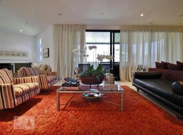 Sobre o imóvel: Apartamento amplo e ensolarado localizado na melhor rua do Real  · Apartamento à Venda - Real Parque, 4 Quartos,  327 m² - São Paulo
