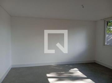 Sobre o imóvel: Condomínio de Alto PadrãoPé direito duplo na SalaPiscina e Amplo · Casa à Venda - Santo Amaro , 4 Quartos, 686 m² - São Paulo