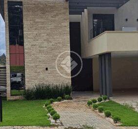 Casa · 253m² · 4 Quartos · 4 Vagas · Sobrado à venda no bairro Jardins Nápoles - Senador Canedo/GO