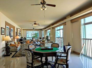 64f4a21f094b6c16daf1610803fdaf8991b84d23 · Apartamento de alto padrão com localização privilegiada na Praia das Pitangueiras.