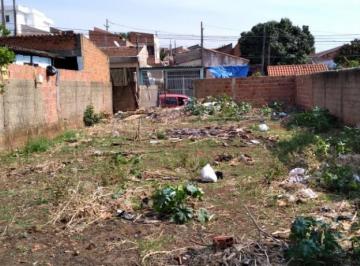 Terreno · Terreno Padrão em São Carlos