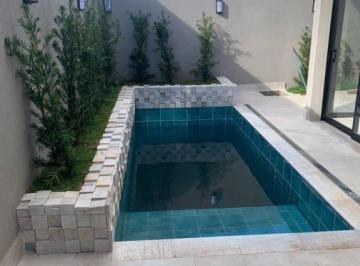 6d90040c67375036dfb5fe1898e437cf6d021dcd · Casa Térrea para Vender em Residencial Fechado no Jardim Valência de Esquina com 03 Suítes e Piscina