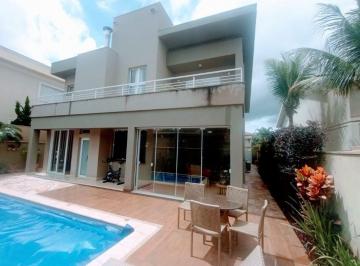 895f0da0a4f6007c11b0132f574c86516ae6057b · Sobrado para venda ou locação em condômino fechado com 04 suítes.