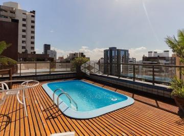 498840_ie7oM5f813mEy8I1mIAF_49884065b94cdfb3a9e.jpg · Cobertura com 351.42 m² privativos, com 2 dormitórios sendo 1 suíte, 2 elevadores, 3 vagas de garage