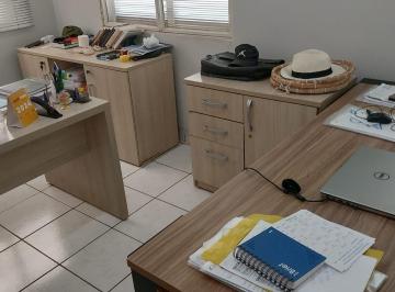 Casa · 270m² · 3 Quartos · 4 Vagas · Casa térrea no Aráes bem localizada, Ponto Comercial ou Residencial