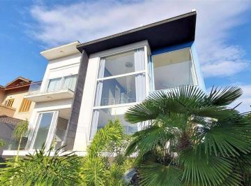 e2ee87ec3f0fbf6c7f40c18e5c52ad4df4747315 · Casa com 4 dormitórios à venda, 438 m² - Golf Village