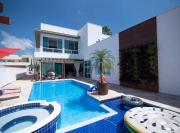 Casa · 640m² · 5 Quartos · 7 Vagas · Casa sobrado com cinco suítes no Condomínio Fazenda Imperial