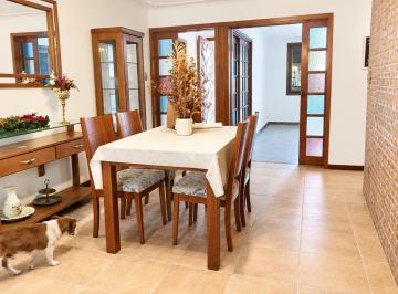 Casa · 388m² · 4 Quartos · 4 Vagas · Casa à venda com 4 dormitórios/quartos no Jardim Planalto com 3 vagas