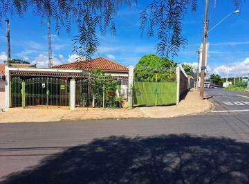 Casa · 154m² · 2 Quartos · 7 Vagas · Casa de esquina - Jardim Bandeirantes - Prox. Passeio São Carlos