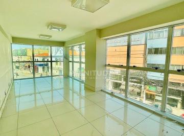 Comercial · 115m² · 2 Vagas · Loja / Salão em Centro  -  Cabo Frio