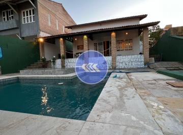 Apartamento · 190m² · 4 Quartos · 3 Vagas · Excelente casa em localização privilegiada com 4 suítes