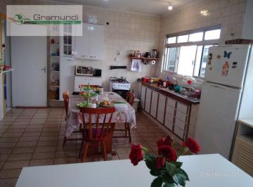 Casa · 340m² · 3 Quartos · 4 Vagas · Sobrado 340m² com 3 Suítes e 6 Vagas na Vila Brasílio Machado