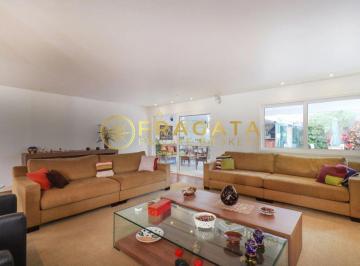 Casa · 355m² · 4 Quartos · 4 Vagas · Vende casa de 355m², moderna, com 2 pavimentos, 4 quartos-2 suítes e 4 vagas , à venda.