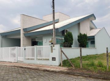 Casa · 216m² · 3 Quartos · 2 Vagas · CASA DE ALTO PADRÃO DE 216m² COM 3 DORMTÓRIOS SENDO 1 SUÍTE