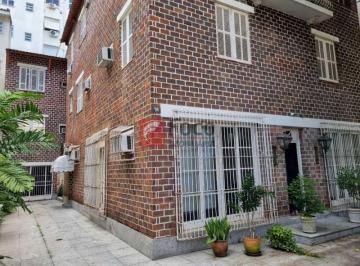 Casa · 606m² · 11 Quartos · 2 Vagas · Casa de rua : Triplex / Residencial / Humaitá