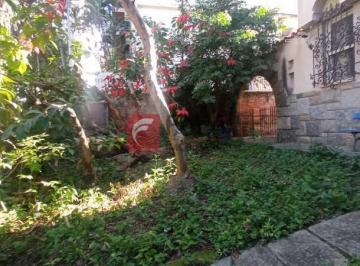 Casa · 430m² · 5 Quartos · 2 Vagas · Apartamento -  / Residencial / Humaitá