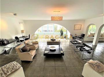 Apartamento · 350m² · 4 Quartos · 2 Vagas · Apartamento Elegante com varanda e 3 Suítes no Coração dos Jardins