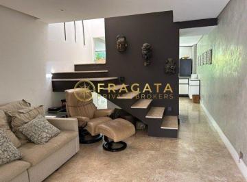 Casa · 98m² · 2 Quartos · 2 Vagas · Charmosa casa reformada, com 02 suítes e incrível rooftop, à venda no Jardim Europa - São Paulo/SP