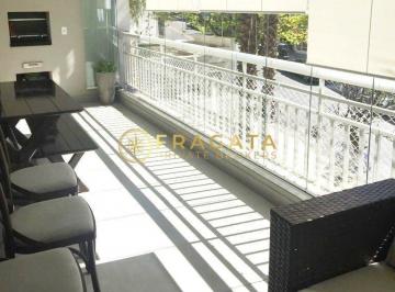 Apartamento · 201m² · 3 Quartos · 4 Vagas · Confortável apartamento com 200m² - varanda gourmet,4 vagas, lazer