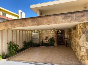 Casa · 357m² · 4 Quartos · 4 Vagas · Sobrado com 357 mts,  4 dorm, 2 suites, 4 vagas e piscina na Vila Ipojuca!