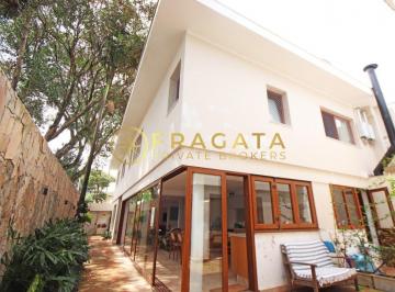 Casa · 300m² · 3 Quartos · 4 Vagas · Linda casa de 427m², reformada, à venda no miolo do Planalto Paulista.
