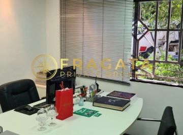Comercial · 155m² · Vende se casa 104m, 2 pavimentos.4 banh, 1 sala ampla /trabalho.1 coz. 3 quartos.