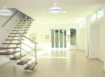 Casa · 258m² · 4 Quartos · 2 Vagas · Casa espetacular de 250m² em Moema, 4 quartos/suites