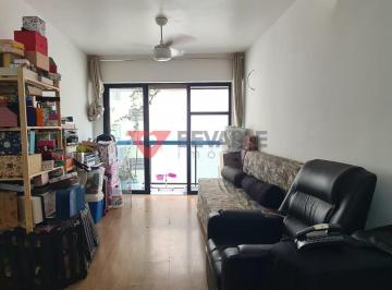 Apartamento · 72m² · 2 Quartos · 2 Vagas · Apartamento à Venda em Copacabana: 72m², 2 quartos, 2 vagas.
