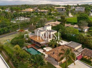 164860556aec0afd687eeb65c4b3377fa2d3c8e7 · Casa à venda em Itu, com 540m² | Condomínio de alto padrão Fazenda Vila Real | CA4429