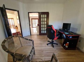 9665cc05ab01a7f2c4e79a9a15e80b024e54da90 · Lindo sobrado em condominio fechado.