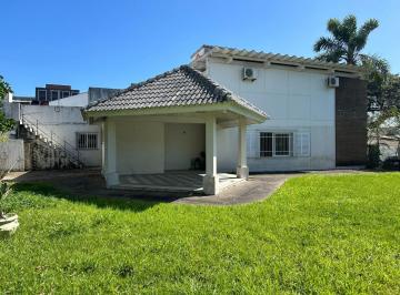 469077_iigqvDtT5T49j5xY3y6sE_46907765f5882f7e4bb.jpg · Casa no bairro Centro
