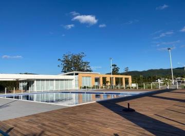 440635_icbdP98ajq2_44063564efac1d7e02f.jpg · Casa em condomínio fechado com 342 m²