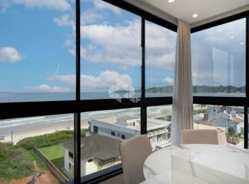 Apartamento · 95m² · 3 Quartos · 2 Vagas · Apartamento tres quartos frente mar no Mariscal em Bombinhas SC