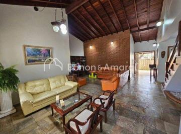Casa · 270m² · 5 Quartos · 4 Vagas · Sobrado com 271 m² e 5 Quartos