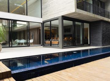 Casa · 540m² · 3 Quartos · 4 Vagas · Casa à venda - em Santa Felicidade