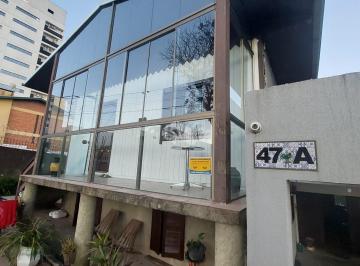 425764_i6bvP6ZE90O_42576464c1aa3393a7f.jpg · TERRENO COM DUAS RESIDÊNCIAS NO CENTRO