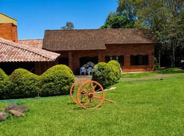 Casa · 250m² · 3 Quartos · 2 Vagas · Casa com amplo terreno de 3600m²