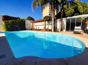 613946_i12aj4pKs_61394666ae294b21d31.jpg · Casa plana com 3 dormitórios, sendo 2 suites, 4 banheiros, 2 vagas de estacioamento, salão de festas
