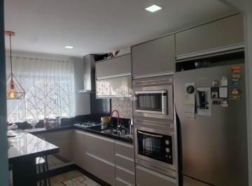 355415_i6R0G6blw5I66O86K2SJ_355415645e3a27a96bb.jpg · CASA MOBILIADA NO BAIRRO ROÇADO, EM SÃO JOSÉ, SC, TERRAÇO, CHURRASQUEIRA, 03 DORMITÓRIOS, 04 VAGAS D