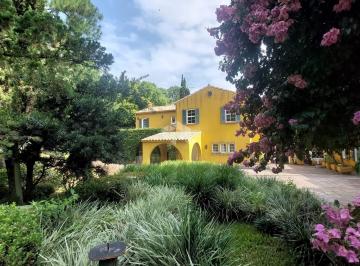18f65a91-6004-4d29-bd42-0adad1f7a618 · Vende magnifica Casa com 3 Quartos à venda, 720m² - Pedra Redonda