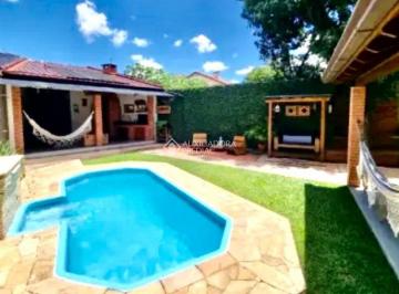 Casa · 250m² · 3 Quartos · 2 Vagas · Sobrado com 250m² privativos, com vista panorâmica para Porto Alegre. Possui 3 quartos, 1 suíte, clo