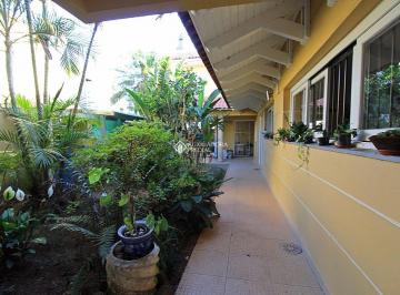 400081_i50w48G8mK_40008163bea5eaf1d5a.jpg · Sobrado com duas casas independentes , serve tanto residencial como comercial. Possui 4 quartos, 2 s