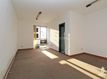 352486_i0bH582l92259ZA1_35248662336820ba24e.jpg · Sala comercial ,única com um amplo terraço. Possui 52,25m² de área privativa, desocupada.