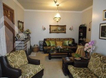 220644_iAVQ6lVLO7Vo3B9_22064458f7d3dada3cc.jpg · Casa no bairro Petrópolis